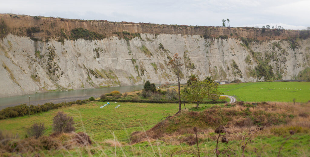 Land River Cliff White Papa Face